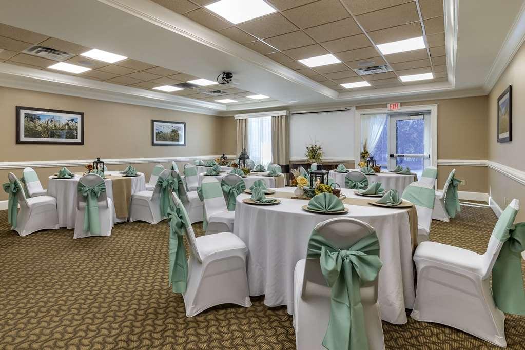 Comfort Inn & Suites Tifton Konforlar fotoğraf